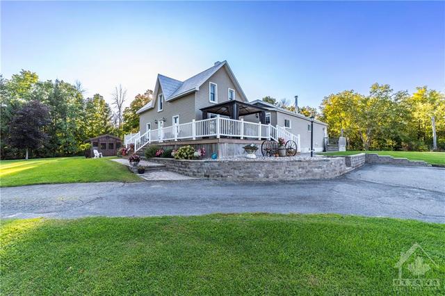203 Latourell Road, House detached with 5 bedrooms, 3 bathrooms and 10 parking in North Grenville ON | Image 5