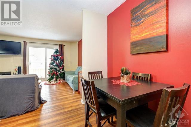 42 Compata Way, Townhouse with 3 bedrooms, 2 bathrooms and 2 parking in Ottawa ON | Image 9