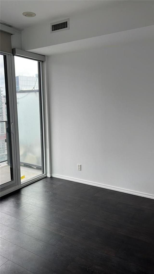 2713 - 125 Peter St, Condo with 2 bedrooms, 2 bathrooms and 1 parking in Toronto ON | Image 19