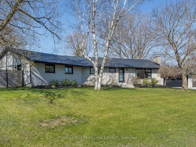 8 Princess Dr, House detached with 3 bedrooms, 3 bathrooms and 6 parking in Quinte West ON | Image 1