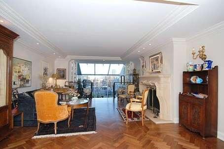 404 - 110 Bloor St W, Condo with 3 bedrooms, 4 bathrooms and 1 parking in Toronto ON | Image 2