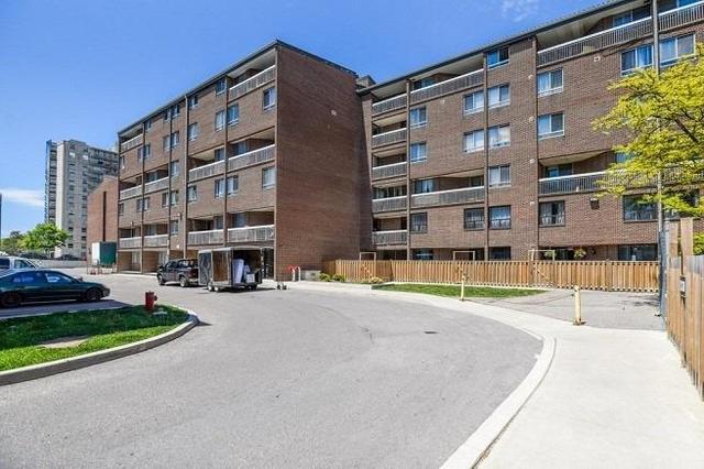 615 - 4062 Lawrence Ave, Condo with 2 bedrooms, 1 bathrooms and 1 parking in Toronto ON | Image 1