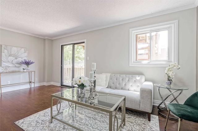 upper - 22 Ebby Ave, House detached with 3 bedrooms, 2 bathrooms and 2 parking in Brampton ON | Image 10