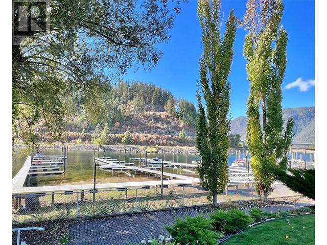 b304 - 1118 Riverside Avenue, Condo with 2 bedrooms, 2 bathrooms and 2 parking in Sicamous BC | Image 18