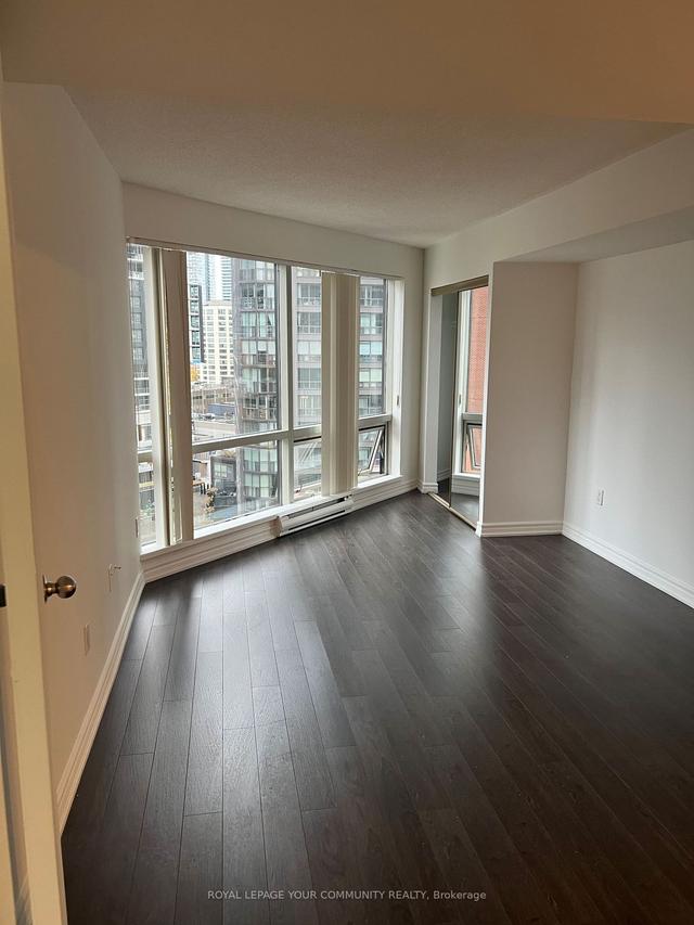 1008 - 1001 Bay St, Condo with 1 bedrooms, 1 bathrooms and 0 parking in Toronto ON | Image 1