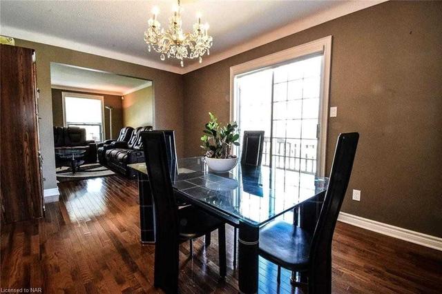 30 Leeson St, House detached with 3 bedrooms, 2 bathrooms and 3 parking in St. Catharines ON | Image 6