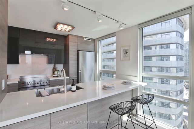 3610 - 19 Grand Trunk Cres, Condo with 2 bedrooms, 2 bathrooms and 1 parking in Toronto ON | Image 30