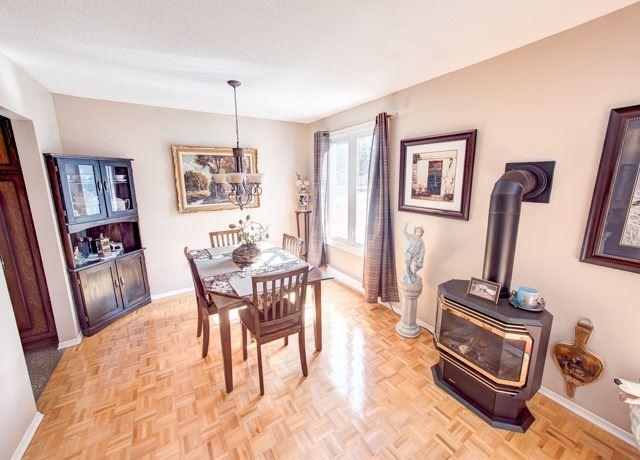 358 Handley Cres, House detached with 3 bedrooms, 1 bathrooms and 5 parking in Newmarket ON | Image 5