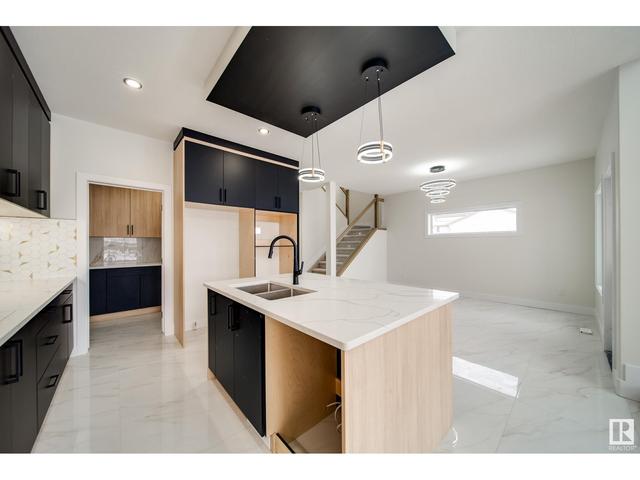 16603 32 Av Sw, House detached with 5 bedrooms, 3 bathrooms and null parking in Edmonton AB | Image 9