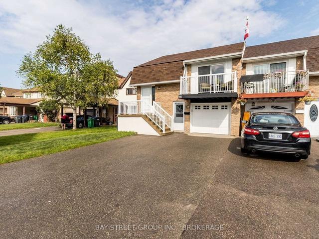 56 Primrose Cres, House attached with 3 bedrooms, 1 bathrooms and 3 parking in Brampton ON | Image 11