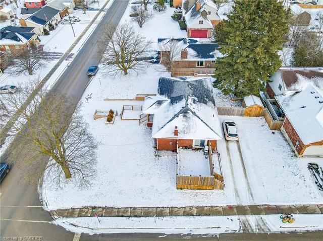 403 First Avenue E Avenue, House detached with 4 bedrooms, 2 bathrooms and 4 parking in Shelburne ON | Image 27
