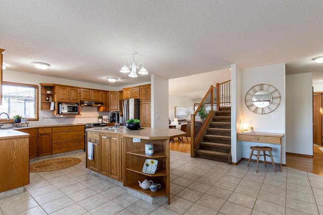 37 Stein Close Se, House detached with 6 bedrooms, 3 bathrooms and 7 parking in Medicine Hat AB | Image 14