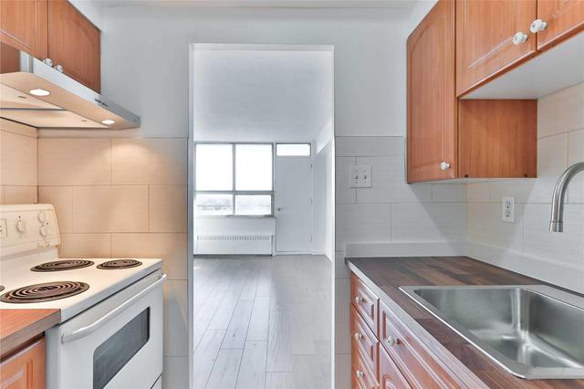 1003 - 940 Caledonia Rd, Condo with 2 bedrooms, 1 bathrooms and 1 parking in Toronto ON | Image 5