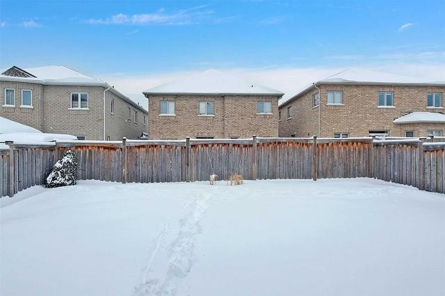 1228 Stuffles Cres, House detached with 4 bedrooms, 4 bathrooms and 6 parking in Newmarket ON | Image 35