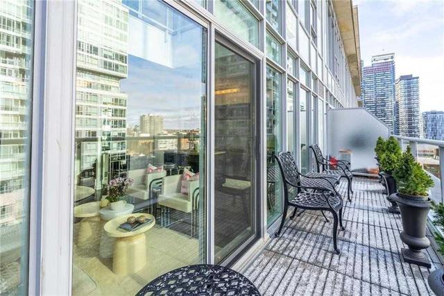 uph14 - 21 Nelson St, Condo with 1 bedrooms, 2 bathrooms and 2 parking in Toronto ON | Image 27