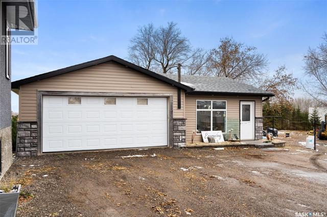 799 First Avenue, House detached with 3 bedrooms, 3 bathrooms and null parking in Pilot Butte SK | Image 46