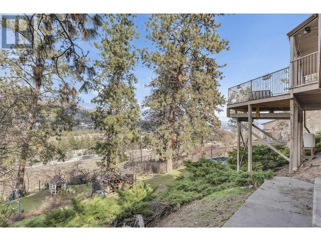 2410 Boucherie Road, House detached with 4 bedrooms, 2 bathrooms and 2 parking in West Kelowna BC | Image 38