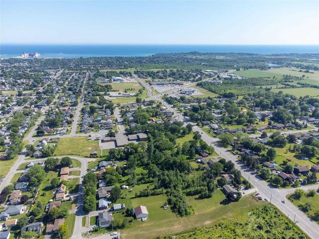 242 West Side Rd, House detached with 5 bedrooms, 3 bathrooms and 6 parking in Port Colborne ON | Image 4