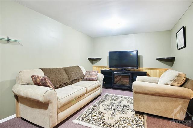 38 Palomino Drive, Townhouse with 3 bedrooms, 3 bathrooms and 2 parking in Ottawa ON | Image 24