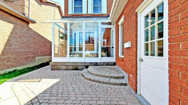 19 Croteau Cres, House detached with 4 bedrooms, 4 bathrooms and 4 parking in Vaughan ON | Image 23