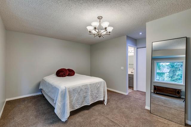 23 Woodstock Road Sw, House detached with 5 bedrooms, 3 bathrooms and 2 parking in Calgary AB | Image 23
