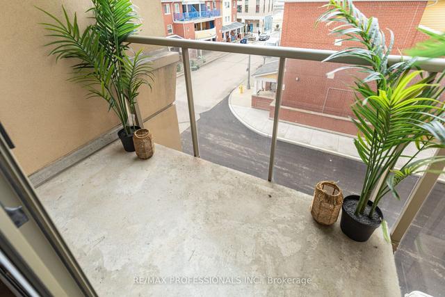313 - 4 Elsinore Path, Condo with 2 bedrooms, 1 bathrooms and 1 parking in Toronto ON | Image 10