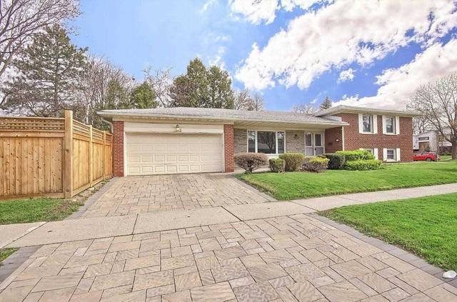 2 Renoak Dr, House detached with 3 bedrooms, 3 bathrooms and 4 parking in Toronto ON | Image 1