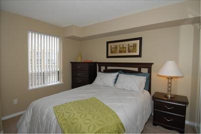 802 - 151 Beecroft Rd, Condo with 1 bedrooms, 1 bathrooms and 1 parking in Toronto ON | Image 2
