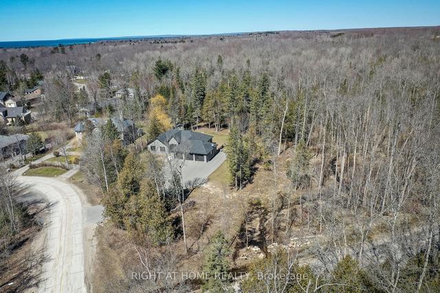 19 Twin Pines Dr W, House detached with 3 bedrooms, 3 bathrooms and 13 parking in Wasaga Beach ON | Image 4