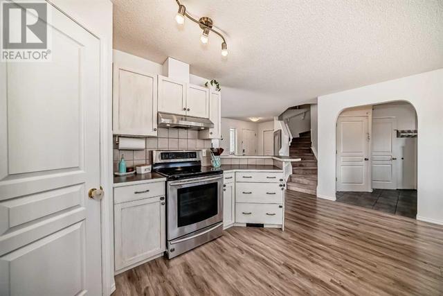 2442 Kingsland Road Se, House detached with 4 bedrooms, 3 bathrooms and 2 parking in Airdrie AB | Image 11