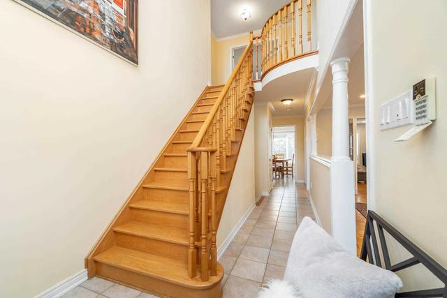 24 Leopard Gate, House detached with 3 bedrooms, 3 bathrooms and 6 parking in Brampton ON | Image 16