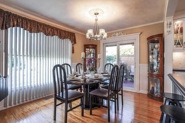 42 Bailey Cres, House detached with 3 bedrooms, 2 bathrooms and 3 parking in Toronto ON | Image 23