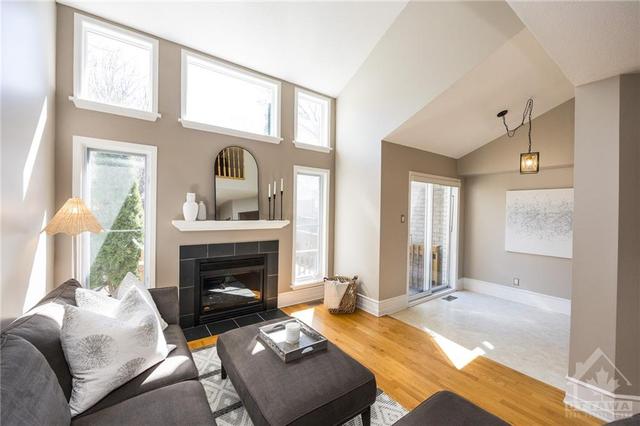 4295 Owl Valley Drive, Home with 2 bedrooms, 3 bathrooms and 3 parking in Ottawa ON | Image 10