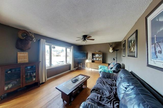 5157 10 Avenue, House detached with 4 bedrooms, 2 bathrooms and 3 parking in Edson AB | Image 5