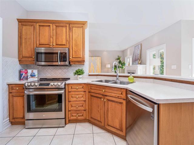 69 Rowley Dr, House detached with 3 bedrooms, 4 bathrooms and 10 parking in Caledon ON | Image 7