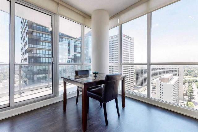 2502 - 30 Roehampton Ave, Condo with 2 bedrooms, 2 bathrooms and 1 parking in Toronto ON | Image 34