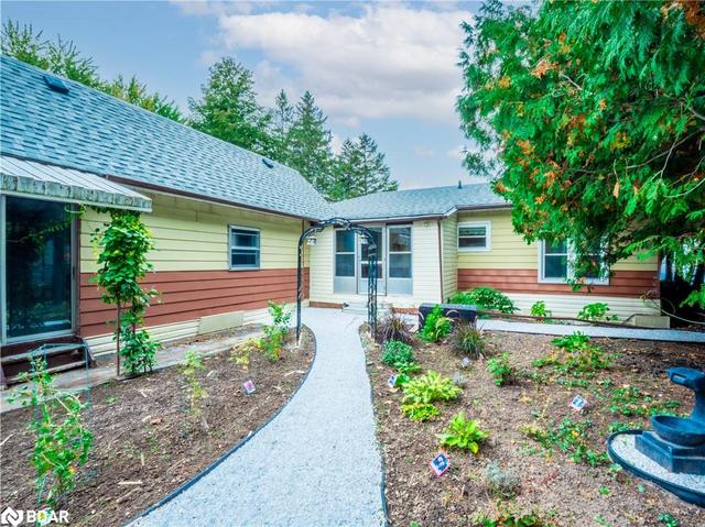 6148 Bluebird Street, House detached with 2 bedrooms, 1 bathrooms and 7 parking in Ramara ON | Image 9