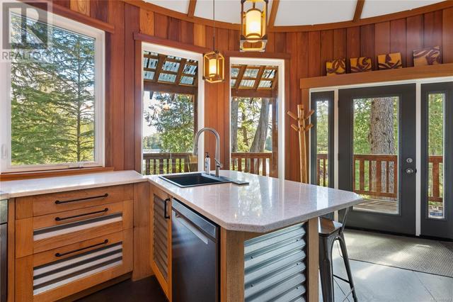 1015 Peninsula Rd, Home with 0 bedrooms, 0 bathrooms and null parking in Ucluelet BC | Image 5