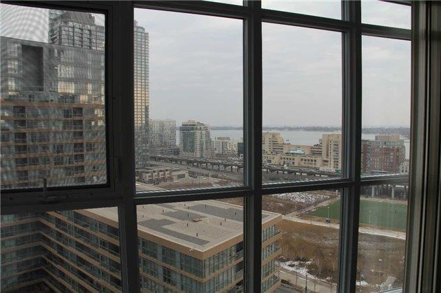 1806 - 21 Iceboat Terr, Condo with 2 bedrooms, 2 bathrooms and 1 parking in Toronto ON | Image 7