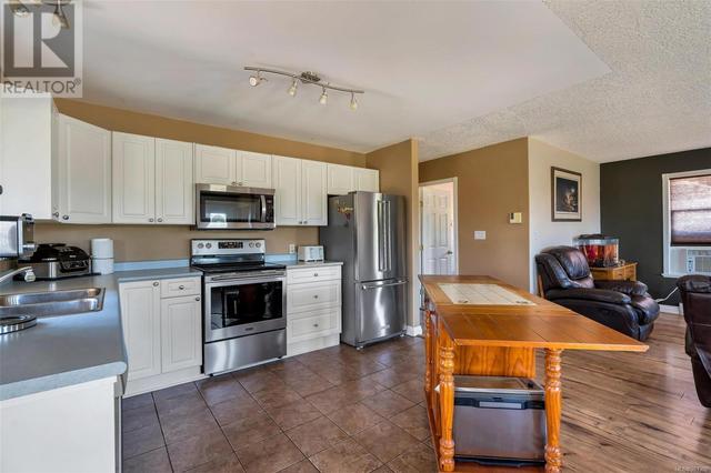 2051 Ingot Dr, House detached with 5 bedrooms, 5 bathrooms and 15 parking in Cowichan Valley B BC | Image 10