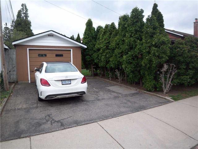 141 Rothsay Ave, House detached with 3 bedrooms, 2 bathrooms and 1 parking in Hamilton ON | Image 16