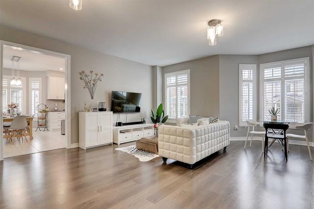 3059 Max Khan Blvd, House semidetached with 4 bedrooms, 3 bathrooms and 3 parking in Oakville ON | Image 37