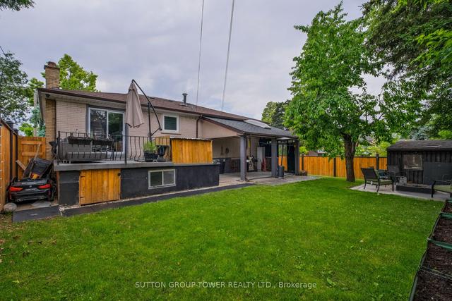 40 Lamberton Blvd, House detached with 3 bedrooms, 2 bathrooms and 4 parking in Toronto ON | Image 26