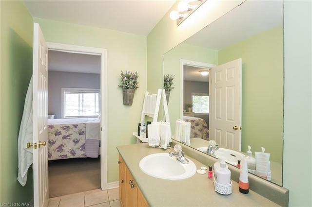 d - 14 Brown Dr, House attached with 2 bedrooms, 2 bathrooms and 2 parking in St. Catharines ON | Image 21