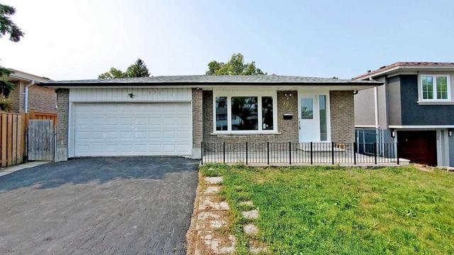 975 Forestwood Dr, House detached with 5 bedrooms, 2 bathrooms and 6 parking in Mississauga ON | Image 1
