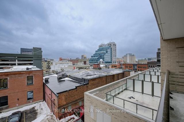 310 - 55 Duke St W, Condo with 1 bedrooms, 1 bathrooms and 1 parking in Kitchener ON | Image 10