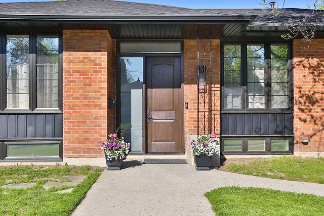 2 Abbotsfield Gate, House detached with 2 bedrooms, 3 bathrooms and 4 parking in Toronto ON | Image 23
