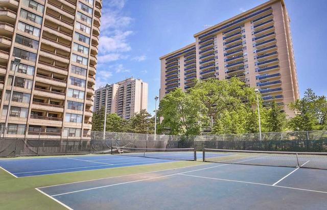 709 - 100 Quebec Ave, Condo with 2 bedrooms, 2 bathrooms and 1 parking in Toronto ON | Image 2