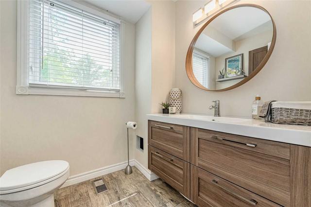 32 Shadybrook Cres, House detached with 3 bedrooms, 3 bathrooms and 3 parking in Guelph ON | Image 14