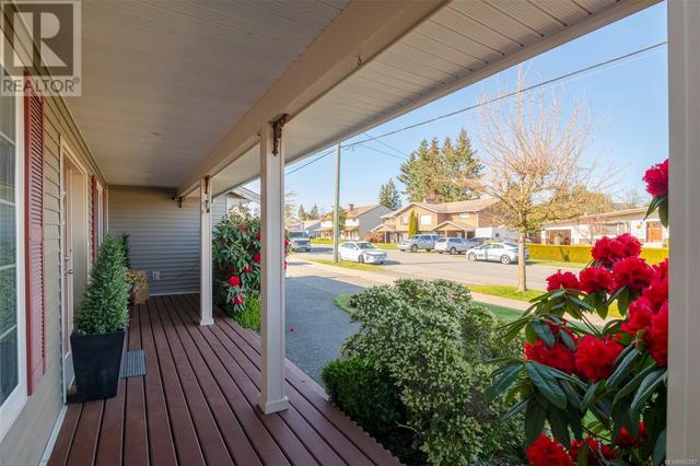 306 - 4th Ave Exten, House detached with 4 bedrooms, 3 bathrooms and 3 parking in Ladysmith BC | Image 3